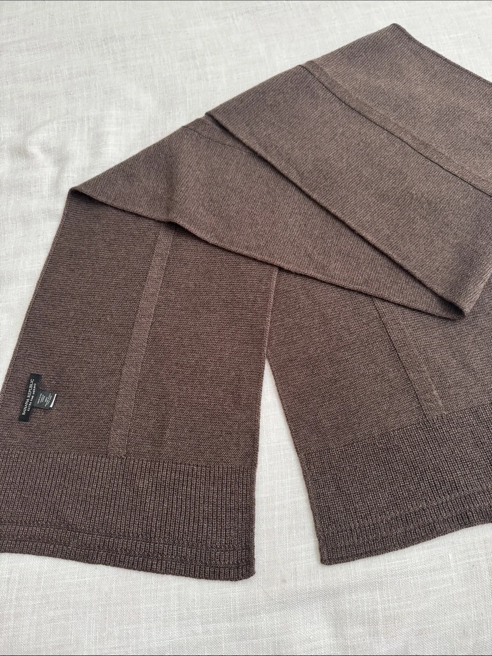 Banana Republic Extra Fine Merino Wool Knit Scarf Dark Brown 12”x80” NWOT